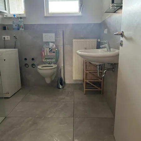 4 Bruchsal/bahnhof Zentrale Lage * Брухзаль